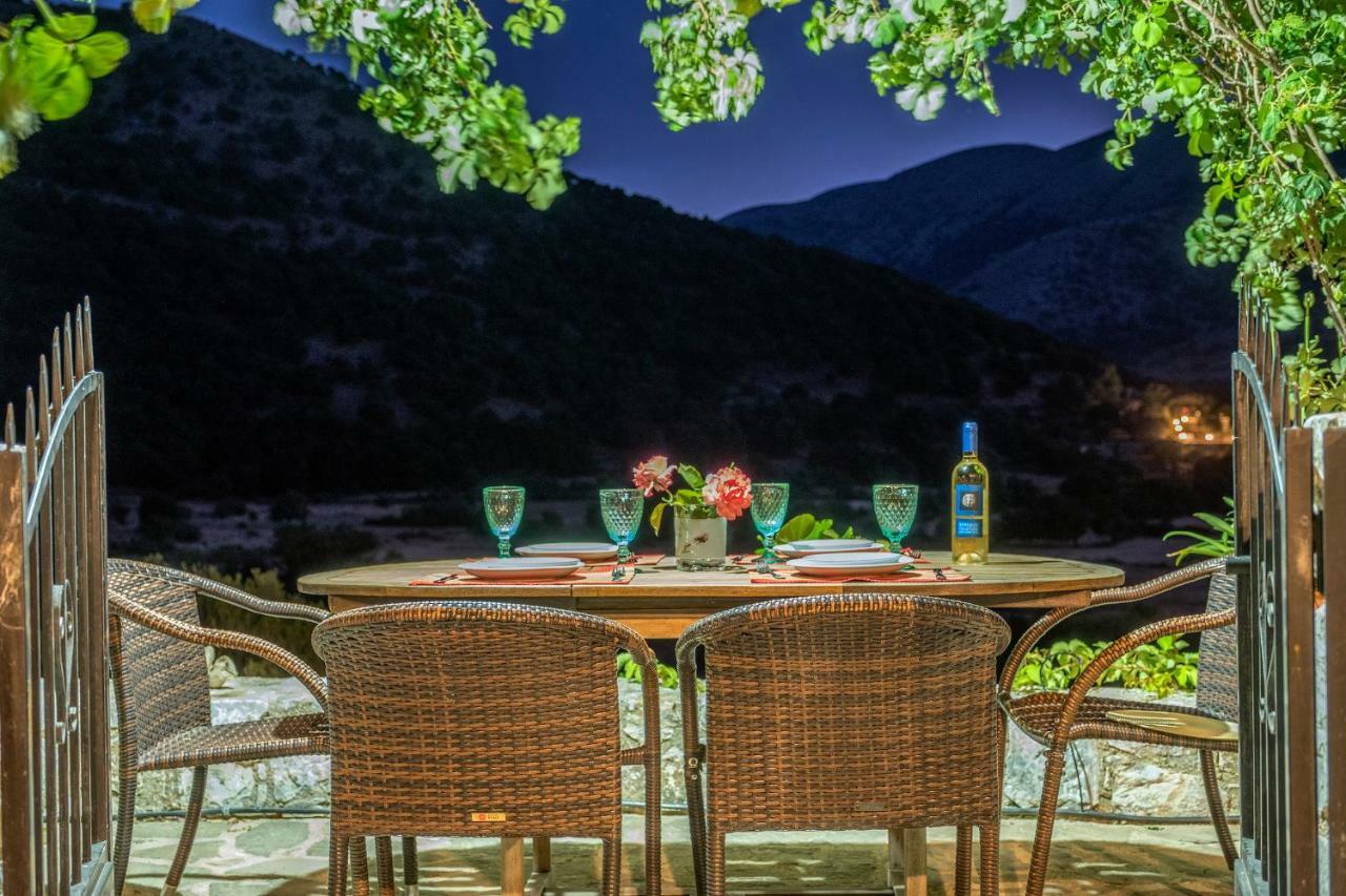 Stone Built Villa Galatia, Poolside & Perfect View Karés Exterior foto